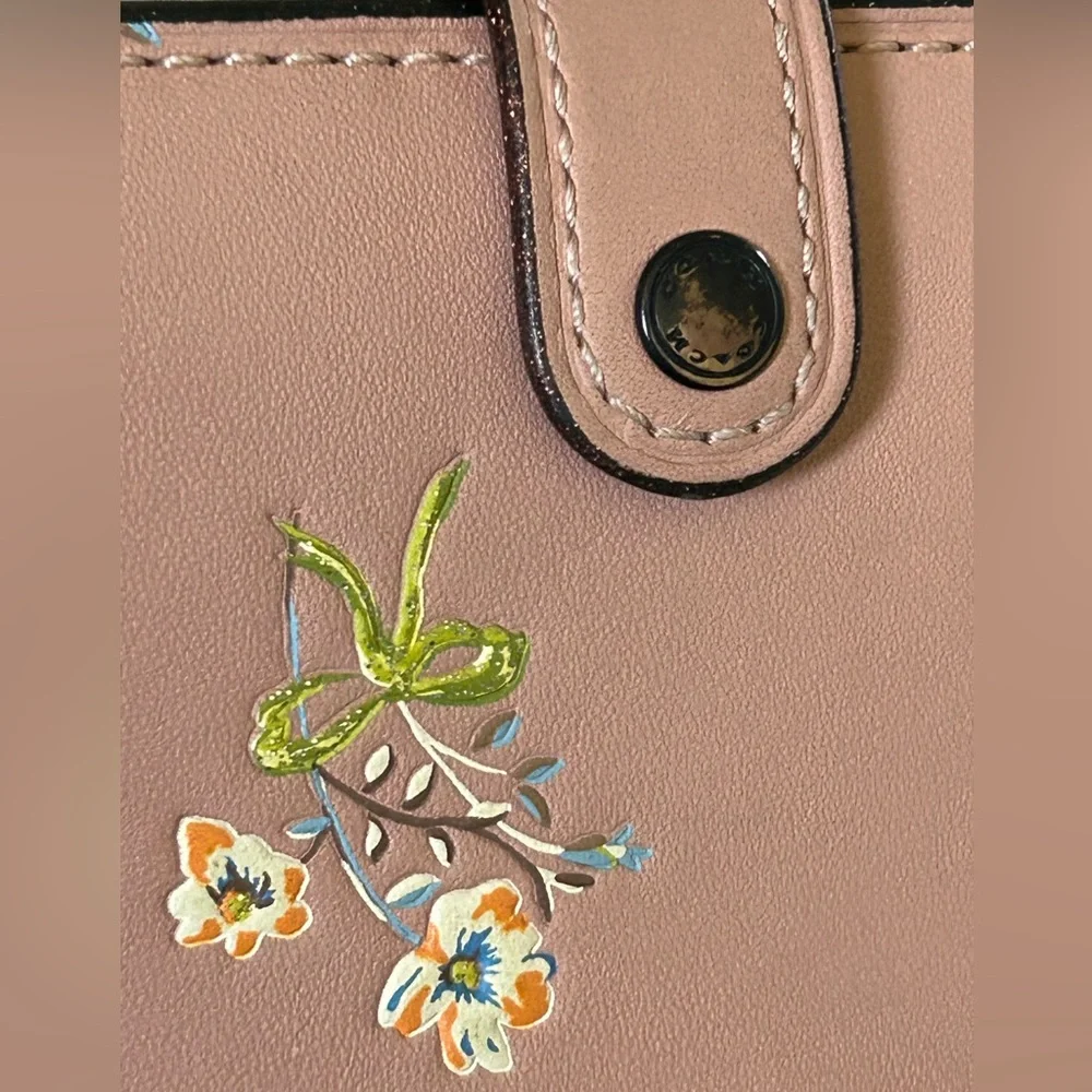 COACH 1941 Glovetanned Leather Trifold Compact Wallet w/Floral Bow Embossing